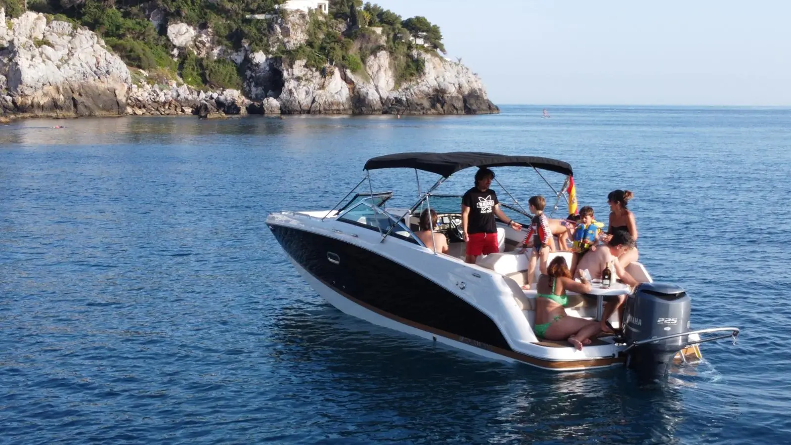 Four Winns HD240 Horizon at Marina del Este