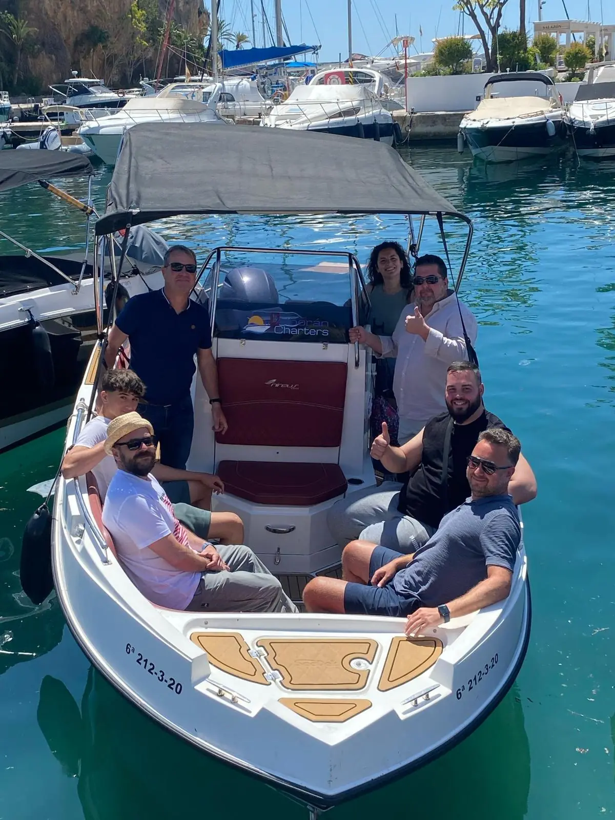 Junggesellenabschied im Motorboot in Marina del Este